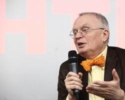 Anëtar i Komisionit të Akademisë së Shkencave Ruse për luftën kundër pseudoshkencës rreth disertacionit 