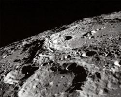 Теорія походження Місяця (6 фото)